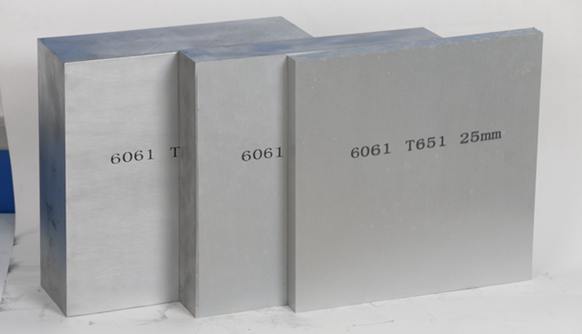  Hoja de aluminio 6061 con perforación de soldadura de decoilamiento de doblado